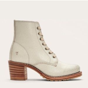 Frye Sabrina 6G Lace Up Leather Boots